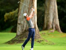 Ortiz tendrá que remar contra la corriente en el segundo día de actividades, pues quedó a nueve golpes de distancia del líder. AFP / H. How