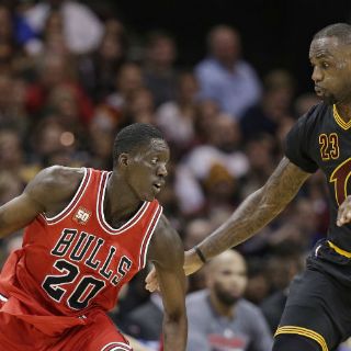 LeBron y Love lideran triunfo de Cavaliers sobre Bulls