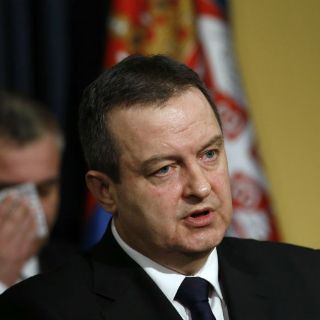 Mueren en bombardeos dos serbios secuestrados por el EI