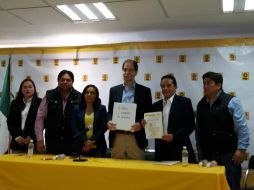 Carlos Joaquín González es medio hermano del secretario de Energía, Pedro Joaquín Coldwell. TWITTER / @PRDMexico