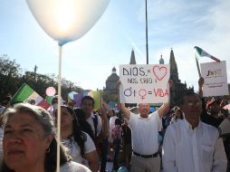 Durante el mitin, exigen a los diputados que se respete el Código Civil de Jalisco y que defiendan a la familia como institución. EL INFORMADOR / M. Vargas