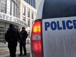 La policía llegó a la tienda a ayudar a los atemorizados compradores a abandonar el lugar de forma segura. AFP / ARCHIVO