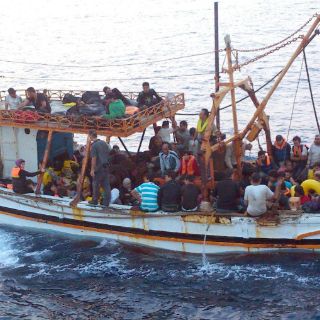 Naufraga embarcación en el Noroeste de Malasia