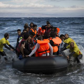 Rescatan a las 15 personas que naufragaron en Malasia