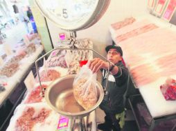 A disfrutar. A nivel nacional, el consumo en esta temporada alcanza las 300 mil toneladas de mariscos y pescado. EL INFORMADOR / A. Camacho