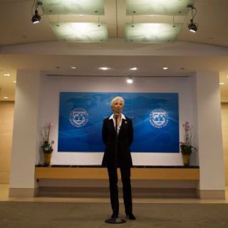 Lagarde expresa preocupación por la incertidumbre en Europa