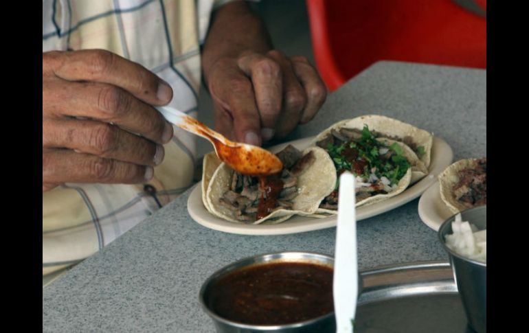 Se recomienda acudir al médico para recibir tratamiento farmacológico adecuado y mejorar la alimentación. EL INFORMADOR / ARCHIVO