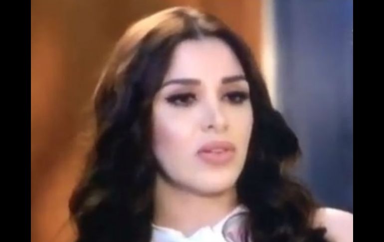 La ex reina de belleza de 26 años, tercera esposa de Guzmán Loera, de 61, rompió su silencio para defender a su esposo. YOUTUBE /  Rey Leal