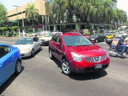 La venta de vehículos utilitarios deportivos es usual debido a que son los que más se usan para salir de vacaciones en familia. EL INFORMADOR / A. Hinojosa