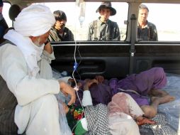 Todos los heridos en el ataque son trasladados al hospital provincial de Parwan. EFE /
