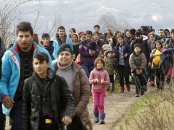 'La lucha contra el tráfico de inmigrantes es prioridad para la UE en la gestión de la crisis de refugiados', afirman. AP / B. Grdanoski