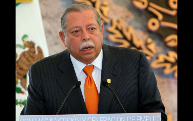 El gobernador Egidio Torre Cantú recibió a los policías. SUN / ARCHIVO