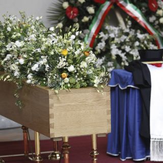 Italia se despide de Umberto Eco