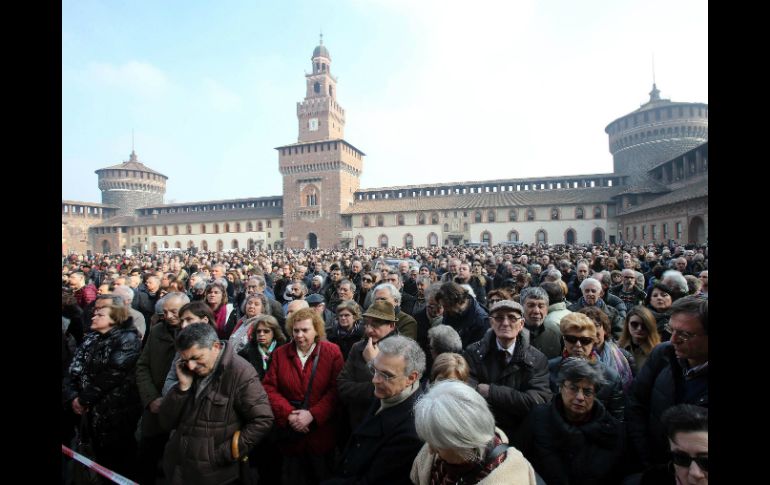 Los actos fúnebres fueron celebrados en el Castillo Sforzesco de Milán. EFE / M. Bazzi