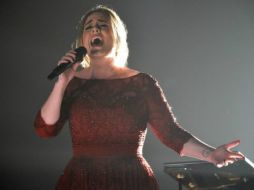 Adele es candidata a cuatro premios, incluyendo el de mejor artista femenina. EFE / ARCHIVO