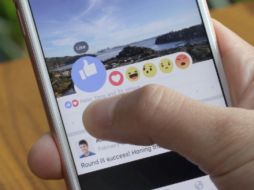 Facebook optó por ofrecer reacciones más sutiles que el 'no me gusta'. ESPECIAL /