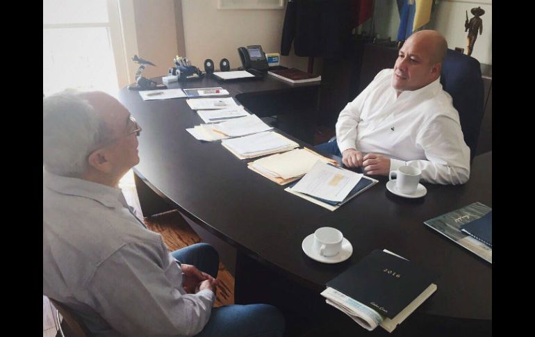 La postura de Alfaro llega antes que la de María Elena Limón, alcaldesa de Tlaquepaque, de quien Garaiz aún espera su respuesta. FACEBOOK / Enrique Alfaro Ramírez