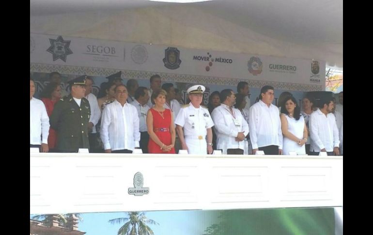 Astudillo estuvo durante el abanderamiento que hizo Peña Nieto en Guerrero. TWITTER / @HectorAstudillo