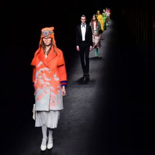 Los colores vivos de Gucci inauguran la pasarela de Milán