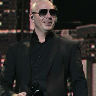 Familia contrata a Pitbull para fiesta de XV años