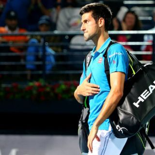 Djokovic abandona partido en cuartos de final de Dubai
