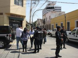 En total 30 elementos de la Policía tapatía participaron en el operativo, junto a personal de Cofepris y PGR. ESPECIAL / Policía de Guadalajara