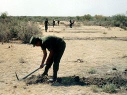 Con palas y picos fue destruida e inhabilitada la pista de aterrizaje. NTX / ARCHIVO
