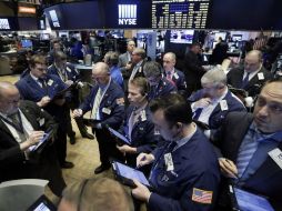 La economía estadounidense registró un crecimiento durante el último trimestre de 2015. AP / R. Drew