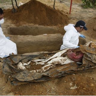 Exhuman 66 cuerpos en antiguo enclave de las FARC