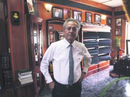 Aunque le causa mucho orgullo, José Peña no hace distinciones con los clientes que son figuras públicas. EL INFORMADOR / M. Vargas