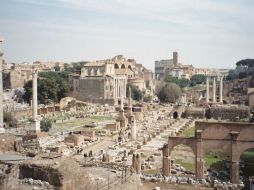 La pieza ofrece una detallada topografía en losas de mármol que indica barrios, casas, galerías, templos y tiendas. ESPECIAL /