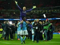 El arquero paró tres lanzamientos en la tanda decisiva desde los 11 pasos. AFP / G. Kirk