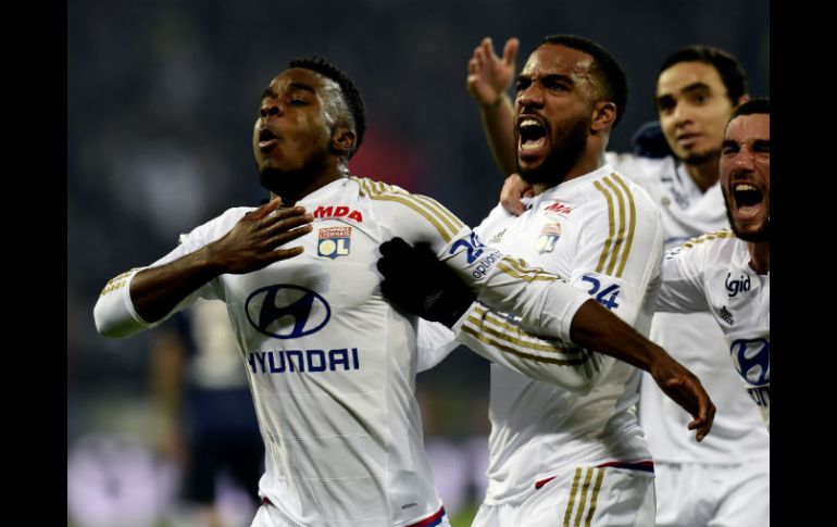 Los autores de los goles por parte del Lyon fueron, el delantero Maxwel Cornet (izq) y el español Sergi Darder. AFP / P. Desmazes