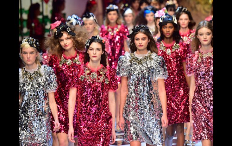 En la quinta jornada del evento de prêt-à-porter femenino, la decoración dio el ambiente de los cuentos de hadas a la par de la ropa. AFP /  G. Cacace