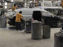 La mayoría de los talleres trabajan con métodos con retraso tecnológico de al menos 15 años. EL INFORMADOR / ARCHIVO