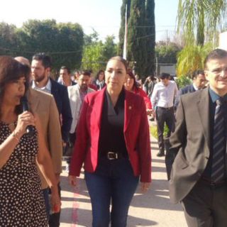 María Elena Limón insiste en que no renunciará