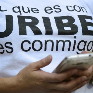 Santos pide vigilar proceso contra hermano de ex presidente Uribe