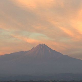 Crece nuevo domo de lava en cráter de Volcán El Colima