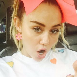 Miley Cyrus se lanza con lágrimas contra Donald Trump