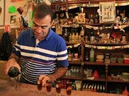 El cantinero era, en otros tiempos, una especie de confesor con el que se podían discutir las noticias del momento. NTX / ARCHIVO