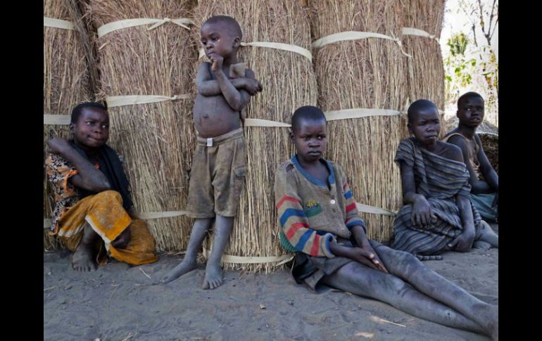 Familias han sido engañadas y firman documentos dándole a otros la potestad legal sobre sus hijos. AFP / ARCHIVO