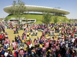 La directiva calcula que por todos los abonados que hay, tres cuartas partes del graderío serán rojiblancas. EL INFORMADOR / ARCHIVO