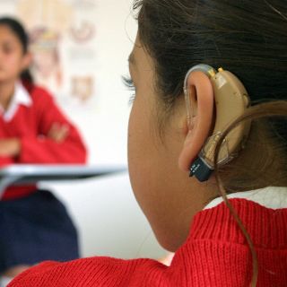 Más de la mitad de los casos de sordera se pueden prevenir: OMS