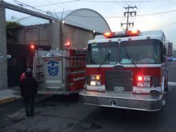 Las autoridades recomiendan a la población no acercarse a la zona para permitir la labor de los bomberos y la policía capitalina. SUN / F. Ramírez