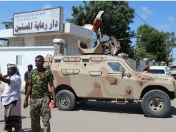 Familiares de los ancianos del asilo se precipitaron al lugar tras enterarse de lo ocurrido, afirmaron testigos. AFP / S. Al- Obeidi