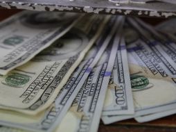 Este viernes, el dólar cedió 10 centavos en comparación con el cierre de la jornada previa. EL INFORMADOR / ARCHIVO