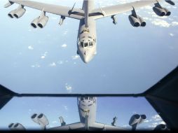 El avión Boeing B-52 Stratofortress es capaz de soportar bombas atómicas y cargamentos de hasta 32 toneladas. AP /