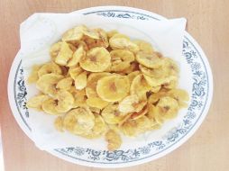 La mayoría de la energía que proporciona un plátano proviene de su concentración de azúcares naturales, que son 93% de las calorías. TWITTER / @IsaDayana