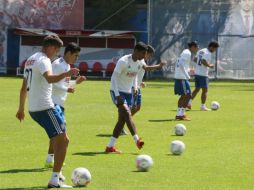 Los ausentes en el entrenamiento fueron el portero Rodolfo Cota y el defensa Carlos Salcedo. TWITTER / @Chivas