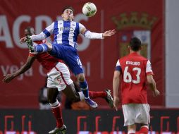 Herrera disparó al arco rival, sin embargo, Marafona rechazó a medias y Víctor Pereira empujó la pelota al fondo de las redes. EFE / H. Delgado